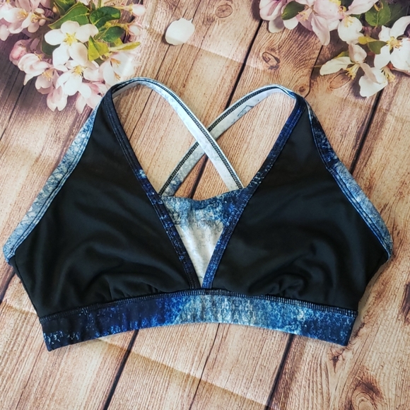 Adore Me Sports Bra - Picture 1 of 5